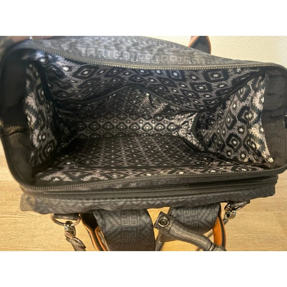 monbébé Geometric Diaper Backpack pull out bassinet